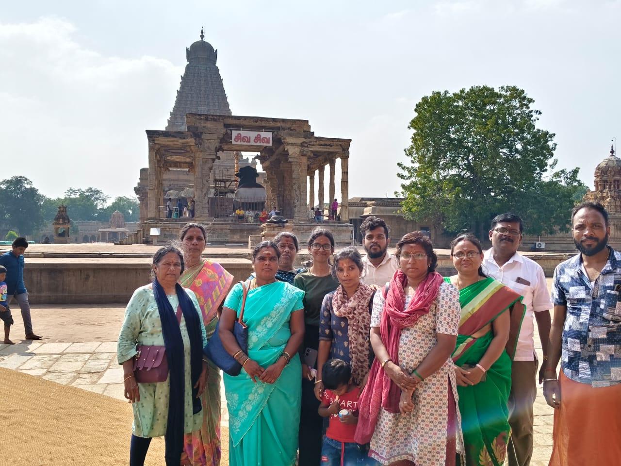 Group photo of a successful tour
